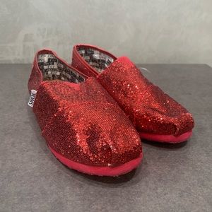 *NEW* TOMS RED GLITTER CLASSIC SHOES KIDS 2.5